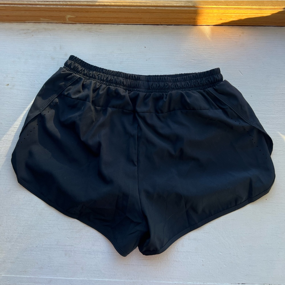 ASICS 3” split shorts - Picture 3 of 4